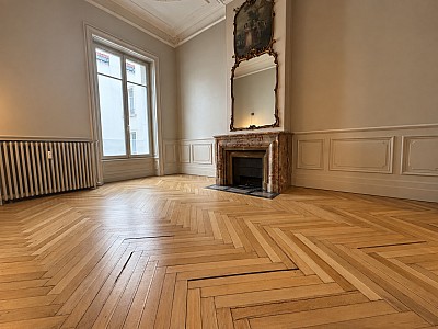 APPARTEMENT T4 A LOUER - LYON 6EME ARRONDISSEMENT - 125.48 m2 - 2 310 € charges comprises par mois