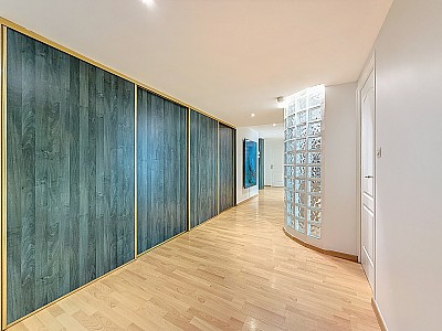 APPARTEMENT T4 A LOUER - LYON 7EME ARRONDISSEMENT - 117.89 m2 - 1585€ charges comprises par mois
