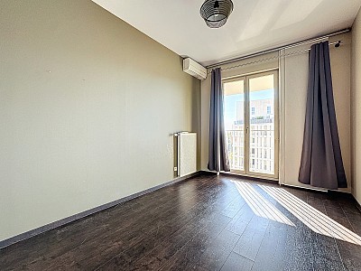 APPARTEMENT T4 A LOUER - LYON 8EME ARRONDISSEMENT - 88.91 m2 - 1 454 &euro; charges comprises par mois