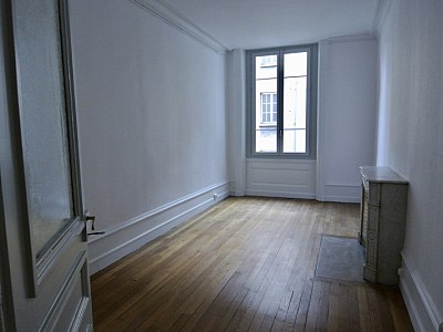 APPARTEMENT T4 A LOUER - ST ETIENNE - 119.44 m2 - 851�&euro; charges comprises par mois