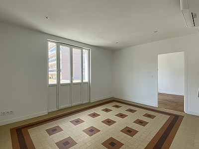 APPARTEMENT T4 A LOUER - VILLEURBANNE - 72.71 m2 - 1156€ charges comprises par mois