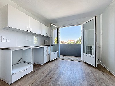APPARTEMENT T4 A LOUER - VILLEURBANNE - 72.24 m2 - 990€ charges comprises par mois