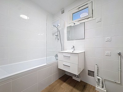 APPARTEMENT T4 A LOUER - VILLEURBANNE - 72.24 m2 - 990€ charges comprises par mois