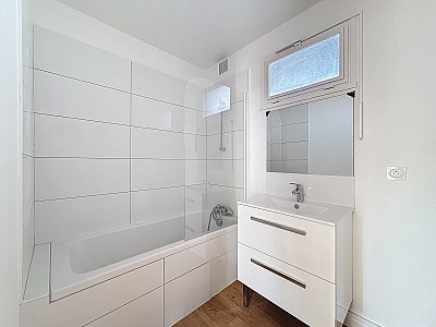 APPARTEMENT T4 A LOUER - VILLEURBANNE - 73.1 m2 - 995�&euro; charges comprises par mois