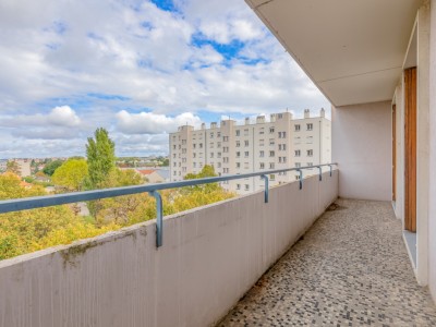 APPARTEMENT T4 A VENDRE - CALUIRE ET CUIRE - 84 m2 - 280000€