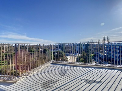 APPARTEMENT T4 A VENDRE - ECULLY - 79 m2 - 549900€