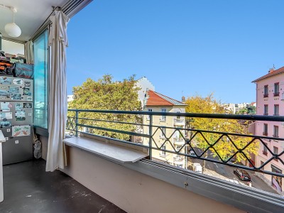 Appartement 4 pices avec balcons - 3 chambres - LYON 8EME ARRONDISSEMENT - 78 m2 - VENDU