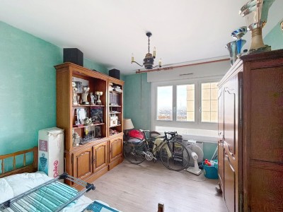 APPARTEMENT T4 A VENDRE - OULLINS - 78 m2 - 195000€