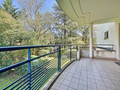 Appartement de type 4 A VENDRE - TASSIN LA DEMI LUNE - 90.12 m2 - 385000€