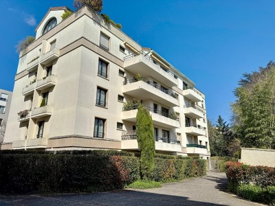 Appartement de type 4 A VENDRE - TASSIN LA DEMI LUNE - 90.12 m2 - 385000€
