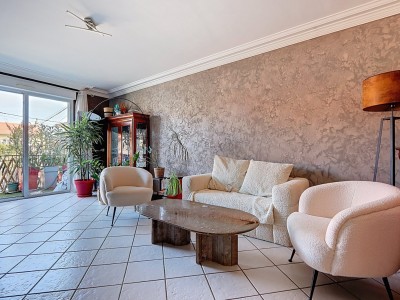 Appartement 4 pices avec balcon - 3 chambres A VENDRE - VILLEURBANNE - 94.56 m2 - 240000€