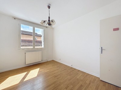 APPARTEMENT T4 A VENDRE - VILLEURBANNE - 78 m2 - 225000€