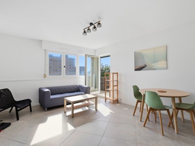 Appartement 4 pièces avec terrasse - 3 chambres A VENDRE - VILLEURBANNE - 67 m2 - 219 000 &euro;