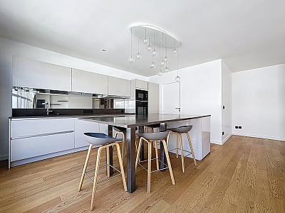 APPARTEMENT T5 A LOUER - LYON 3EME ARRONDISSEMENT - 147.73 m2 - 2450€ charges comprises par mois