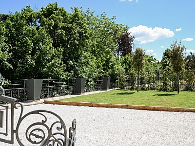 APPARTEMENT T5 A LOUER - ST CYR AU MONT D OR - 3 550 € charges comprises par mois
