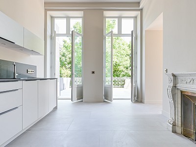 APPARTEMENT T5 A LOUER - ST CYR AU MONT D OR - 3 550 € charges comprises par mois