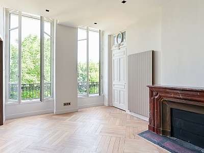 APPARTEMENT T5 A LOUER - ST CYR AU MONT D OR - 3 550 € charges comprises par mois