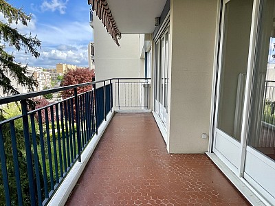 APPARTEMENT T5 A LOUER - STE FOY LES LYON - 121,54 m2 - 1680 € charges comprises par mois