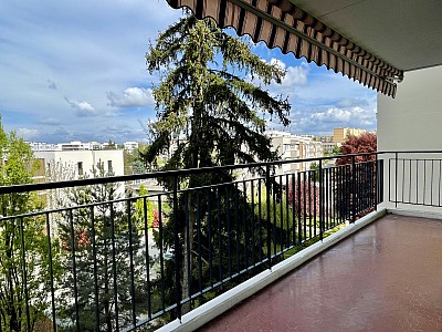 APPARTEMENT T5 A LOUER - STE FOY LES LYON - 121,54 m2 - 1680 € charges comprises par mois