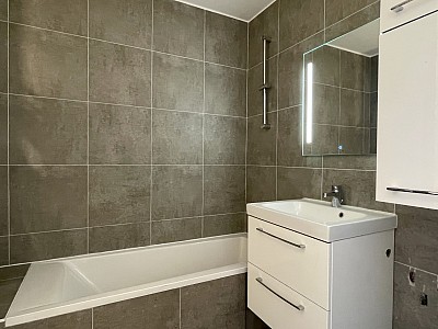 APPARTEMENT T5 A LOUER - STE FOY LES LYON - 121,54 m2 - 1680 € charges comprises par mois