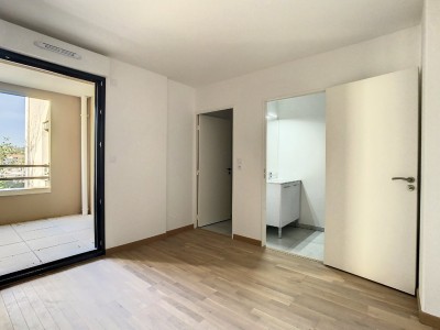 APPARTEMENT T5 A VENDRE - DARDILLY - 96 m2 - 418500 €