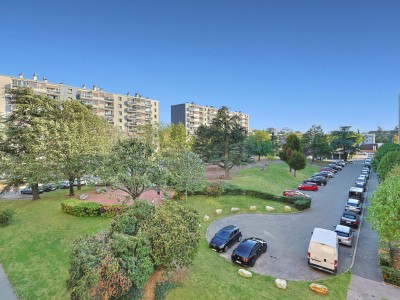 Appartement 5 pièces - 3 chambres A VENDRE - STE FOY LES LYON - 81.18 m2 - 220 000 €