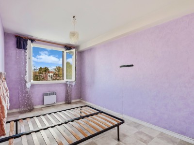Appartement 5 pièces - 3 chambres A VENDRE - STE FOY LES LYON - 81.18 m2 - 220 000 €