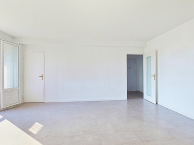 Appartement 5 pièces - 3 chambres A VENDRE - STE FOY LES LYON - 81.18 m2 - 210 000 &euro;