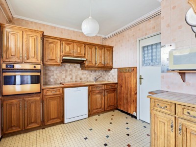 Appartement 5 pièces - 3 chambres A VENDRE - STE FOY LES LYON - 81.18 m2 - 210 000 &euro;