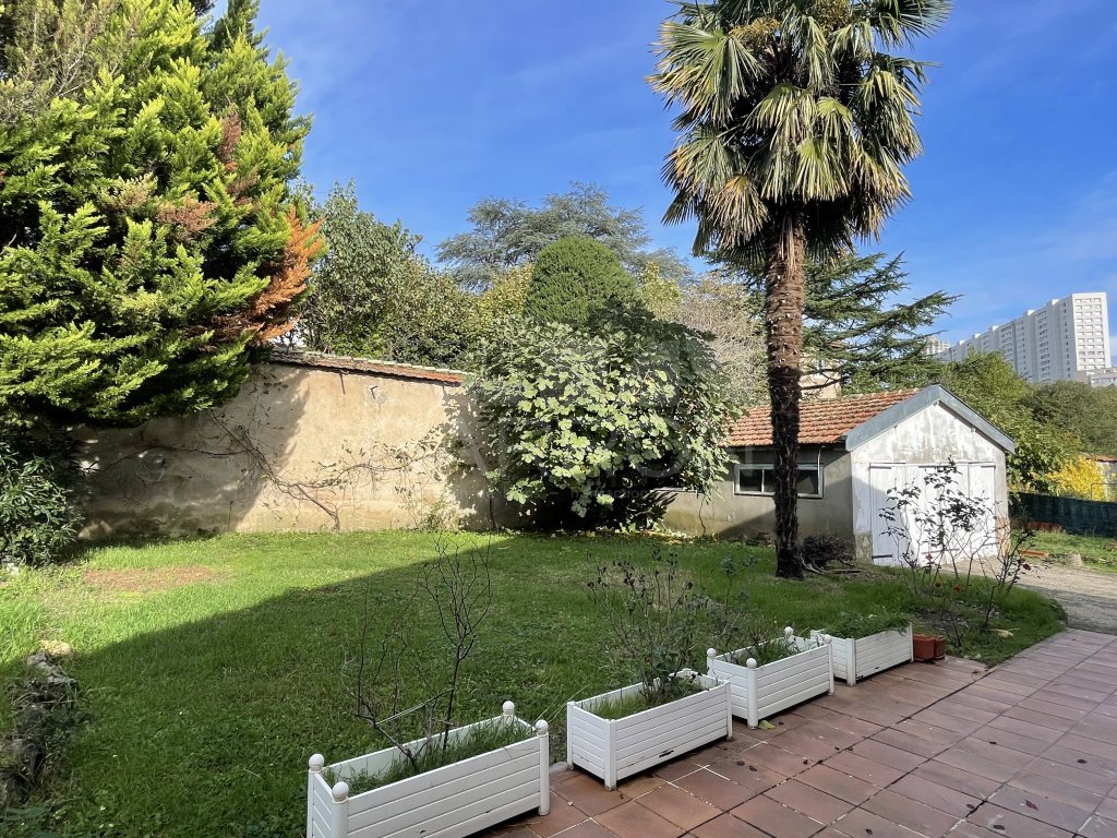 MAISON A LOUER - ECULLY - 90.49 m2 - 1�800�&euro; charges comprises par mois