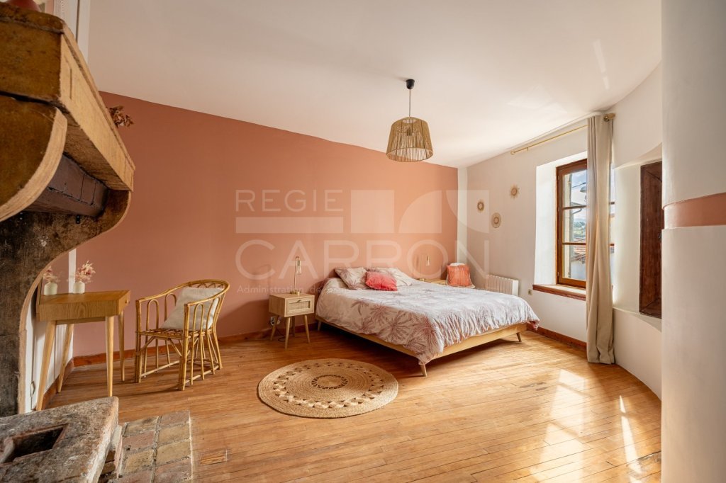 Maison de ville 6 pi�ces avec terrasse - 4 chambre A VENDRE - FONTAINES ST MARTIN - 219 m2 - 599�000�&euro;