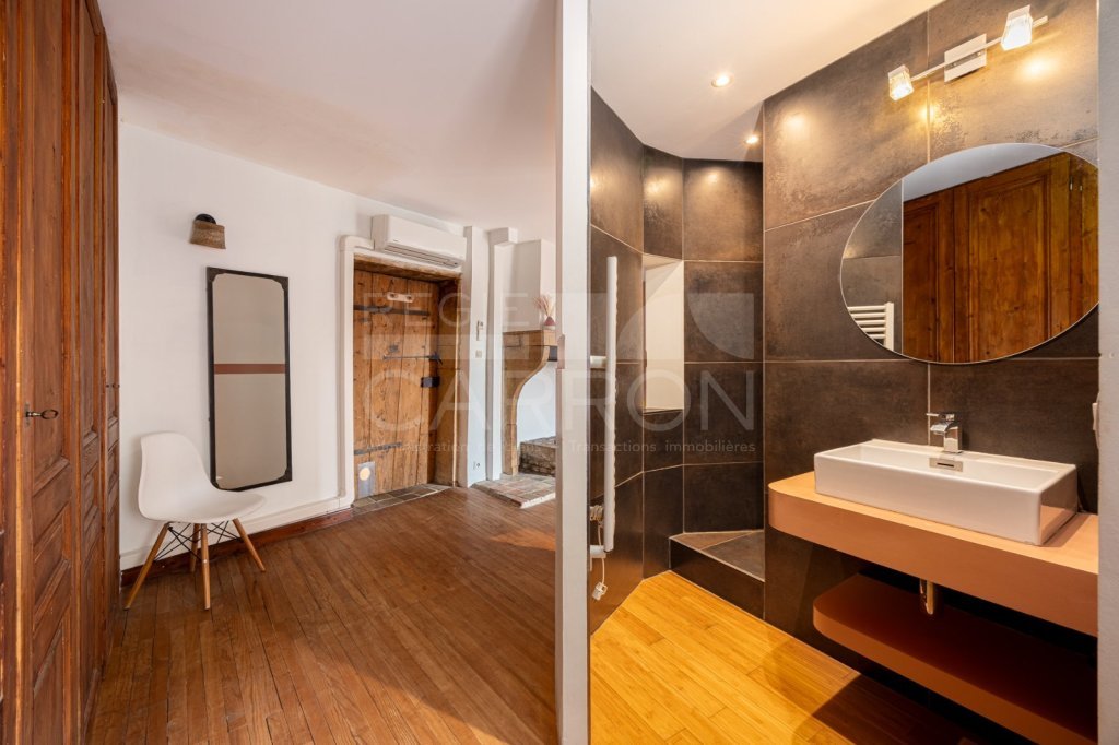 Maison de ville 6 pi�ces avec terrasse - 4 chambre A VENDRE - FONTAINES ST MARTIN - 219 m2 - 599�000�&euro;