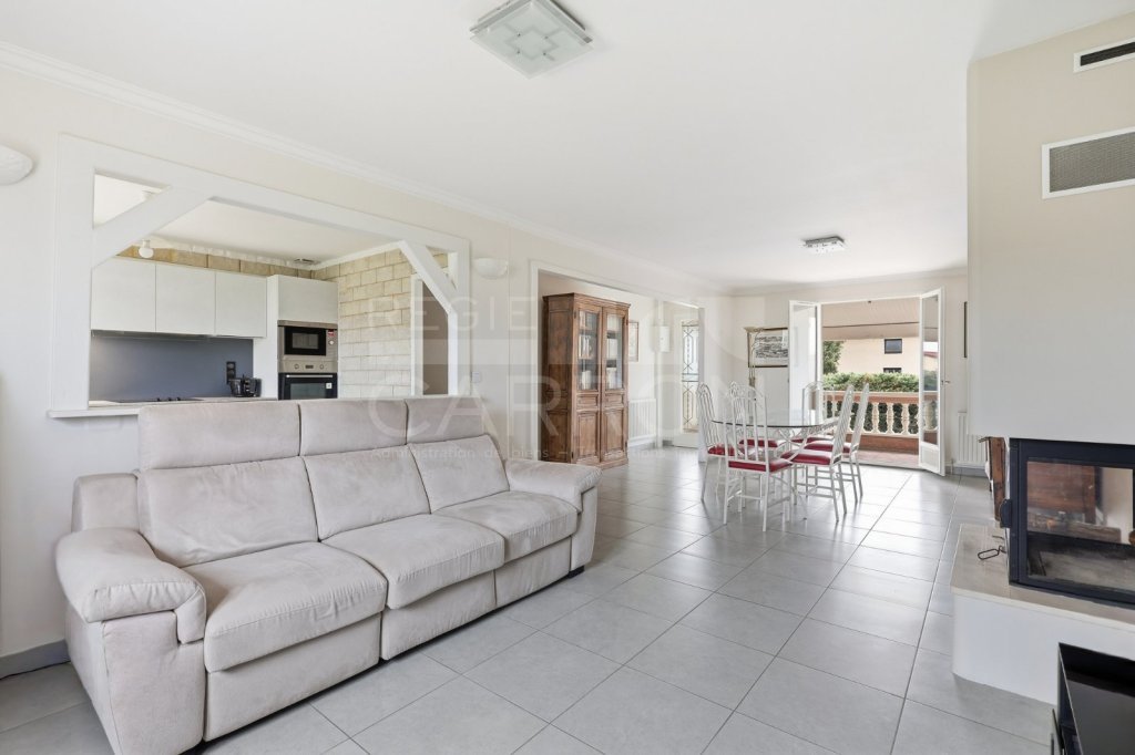 Maison 6 pi�ces - 4 chambres A VENDRE - GENAS - 157 m2 - 565�000�&euro;