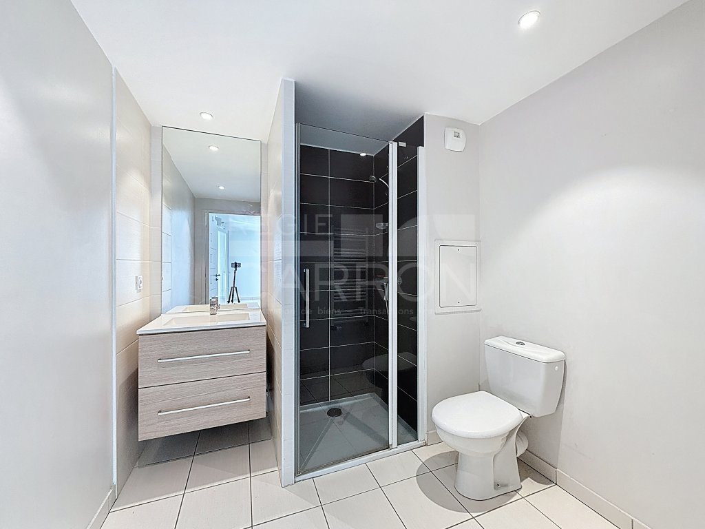 STUDIO A LOUER - BRON - 36.28 m2 - 705�&euro; charges comprises par mois