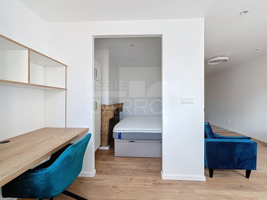 STUDIO A LOUER - LYON 1ER ARRONDISSEMENT - 32.17 m2 - 825�&euro; charges comprises par mois