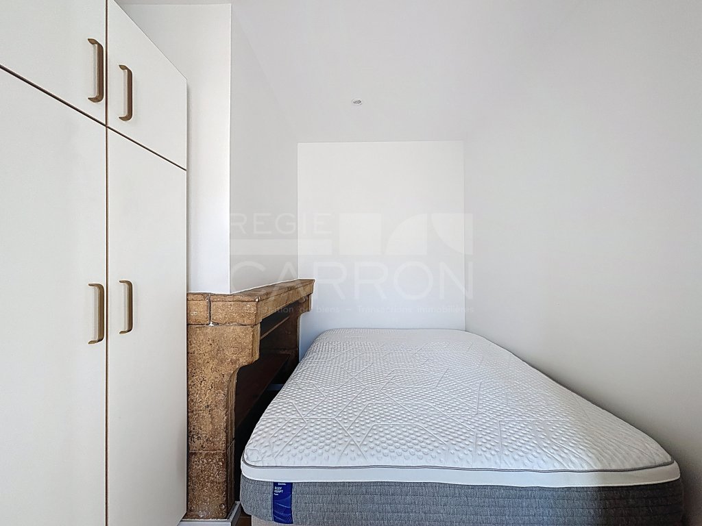 STUDIO A LOUER - LYON 1ER ARRONDISSEMENT - 32.17 m2 - 825�&euro; charges comprises par mois