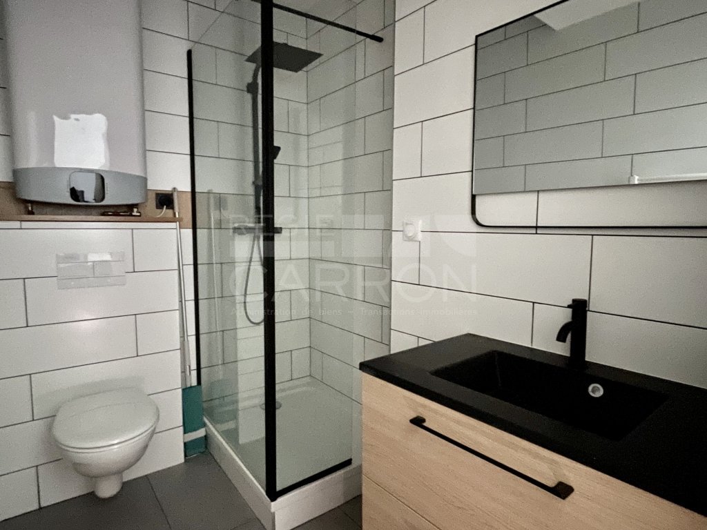 STUDIO A LOUER - LYON 1ER ARRONDISSEMENT - 21.05 m2 - 569 &euro; charges comprises par mois