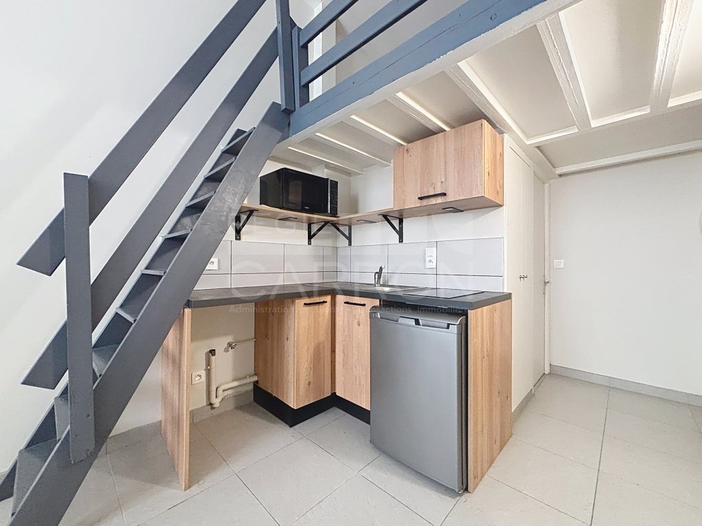 STUDIO A LOUER - LYON 1ER ARRONDISSEMENT - 18.68 m2 - 677 &euro; charges comprises par mois