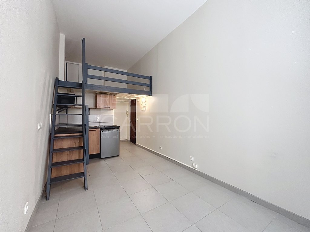 STUDIO A LOUER - LYON 1ER ARRONDISSEMENT - 18.68 m2 - 677 &euro; charges comprises par mois