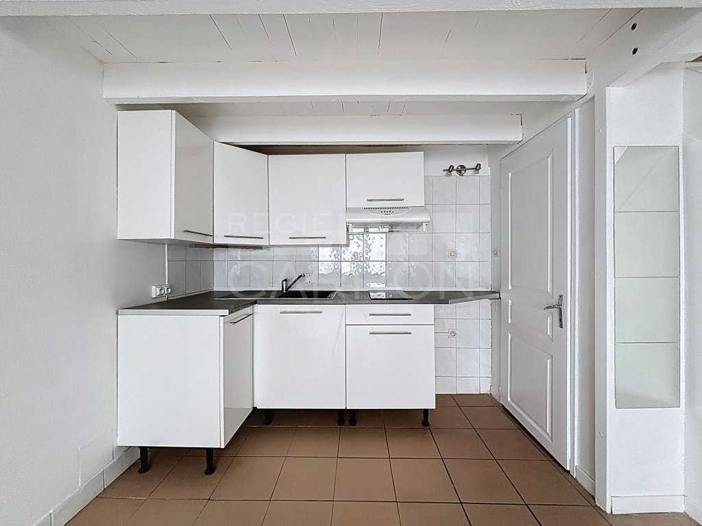 STUDIO A LOUER - LYON 6EME ARRONDISSEMENT - 618 &euro; charges comprises par mois