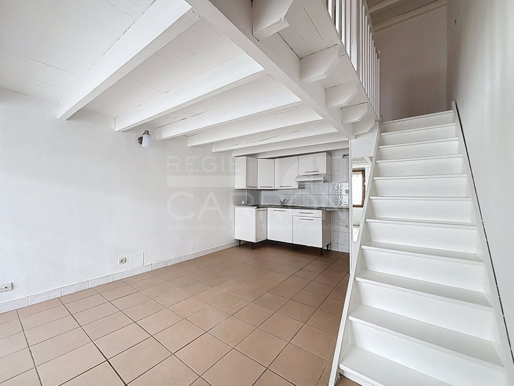 STUDIO A LOUER - LYON 6EME ARRONDISSEMENT - 618 &euro; charges comprises par mois