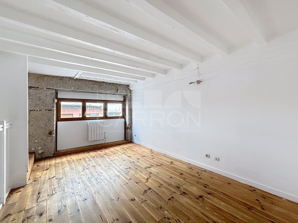 STUDIO A LOUER - LYON 6EME ARRONDISSEMENT - 618 &euro; charges comprises par mois
