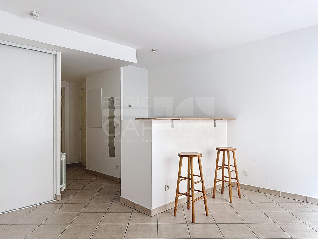STUDIO A LOUER - LYON 7EME ARRONDISSEMENT - 27.38 m2 - 627�&euro; charges comprises par mois