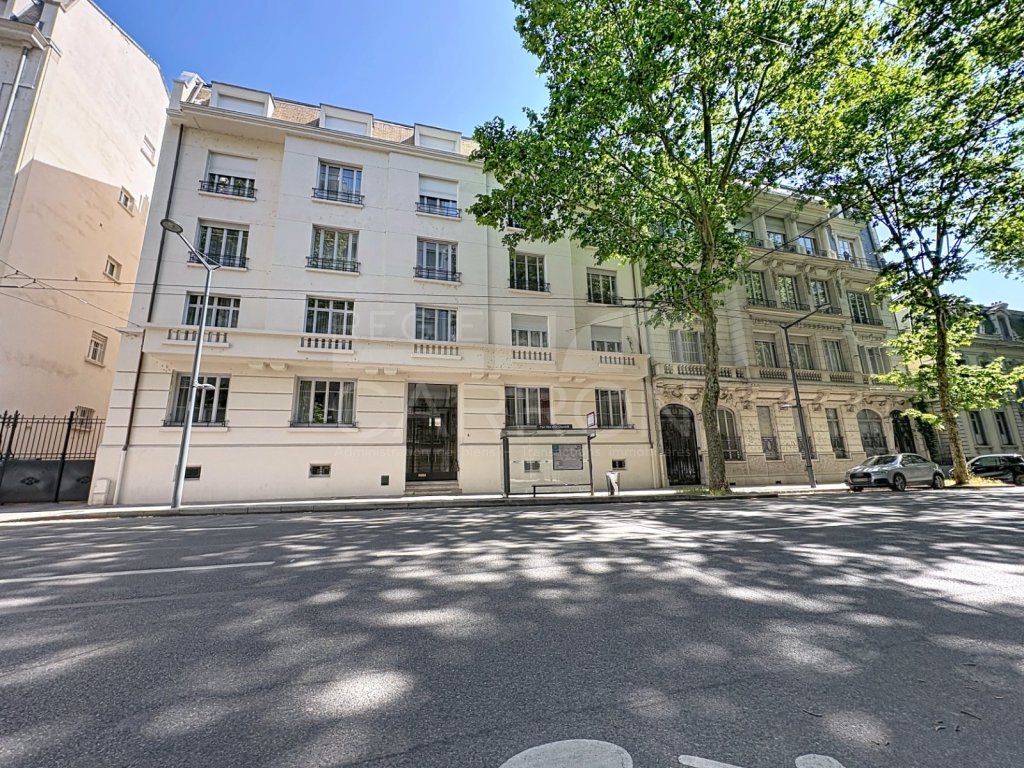 STUDIO A VENDRE - LYON 6EME ARRONDISSEMENT - 19 m2 - 139 000 &euro;