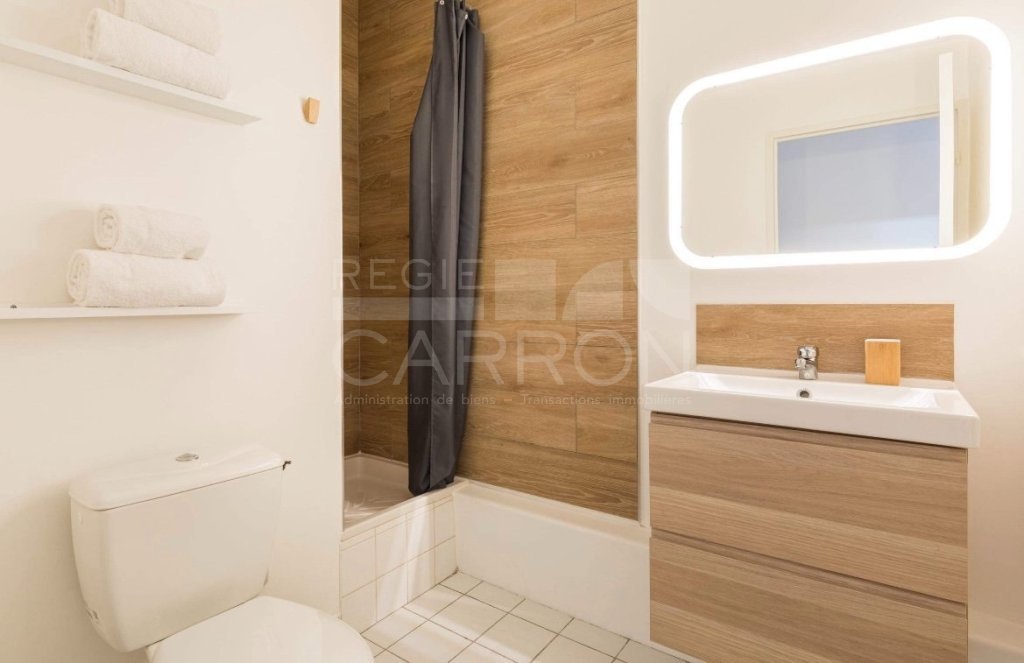 STUDIO A VENDRE - LYON 7EME ARRONDISSEMENT - 19 m2 - 110 000 &euro;