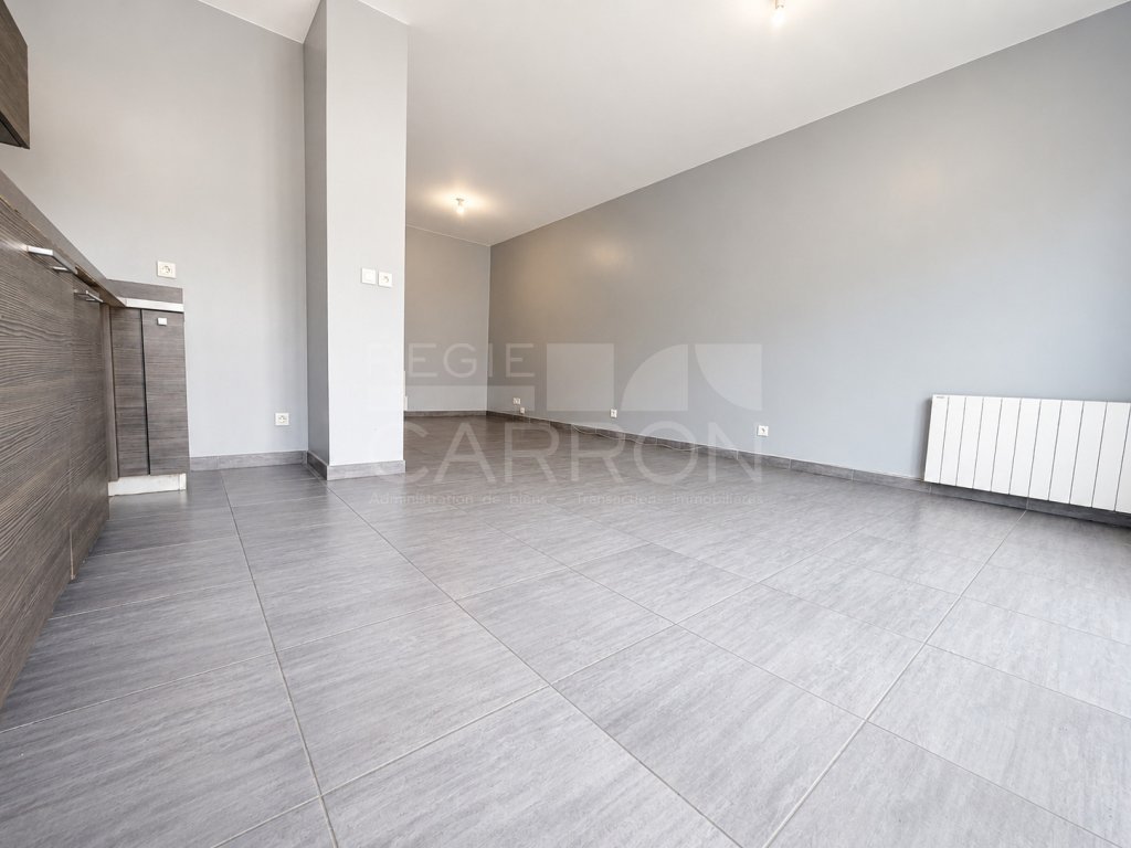 APPARTEMENT T1 A LOUER - CHAMPAGNE AU MONT D OR - 35.99 m2 - 635 &euro; charges comprises par mois