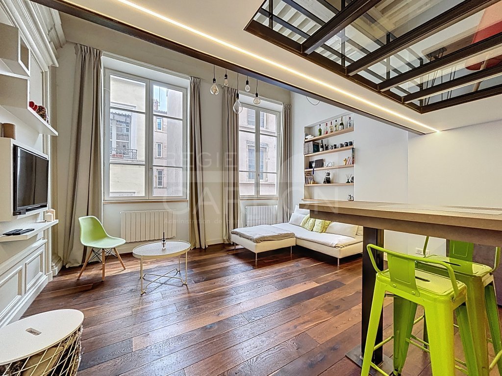 APPARTEMENT T1 A LOUER - LYON 1ER ARRONDISSEMENT - 49.01 m2 - 1 270 &euro; charges comprises par mois