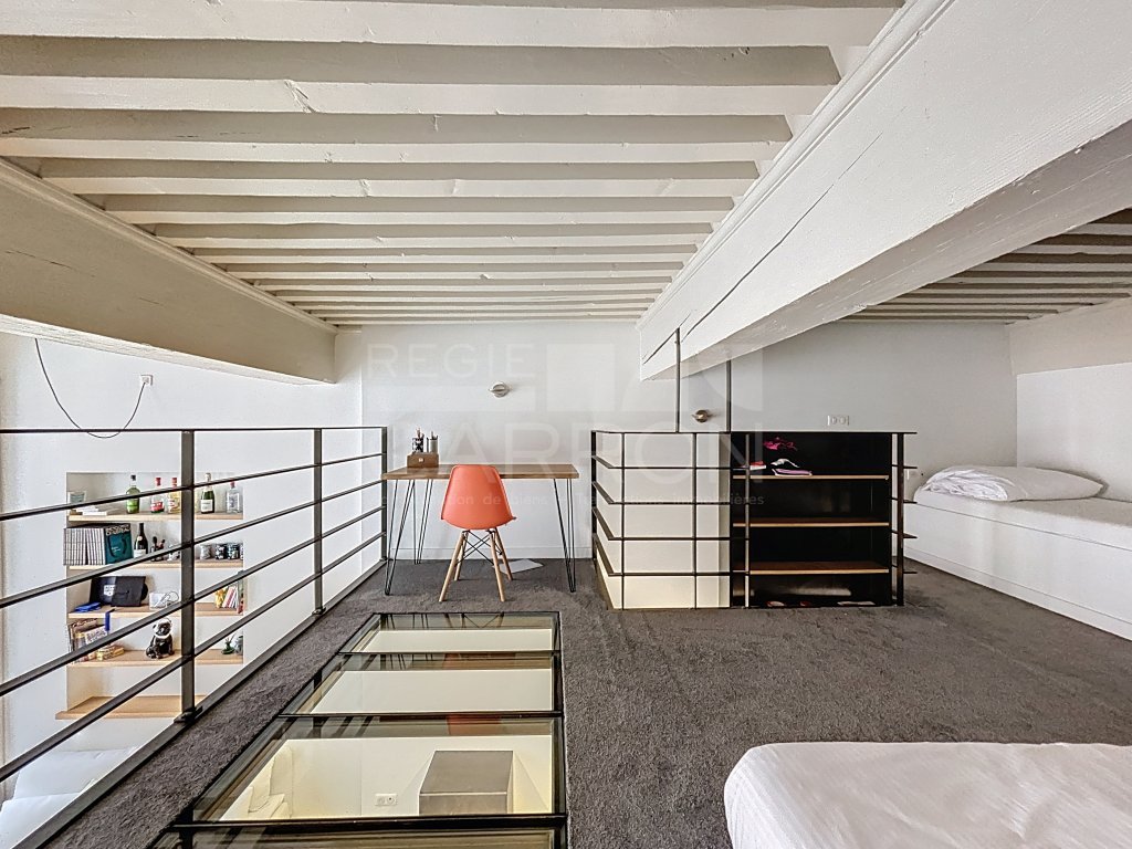 APPARTEMENT T1 A LOUER - LYON 1ER ARRONDISSEMENT - 49.01 m2 - 1 270 &euro; charges comprises par mois