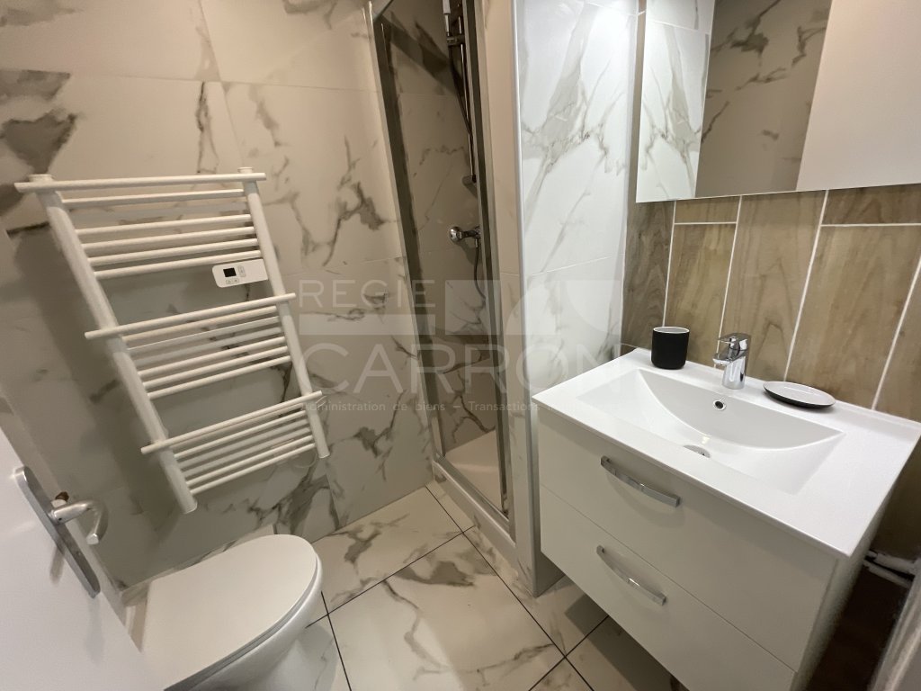 APPARTEMENT T1 A LOUER - LYON 1ER ARRONDISSEMENT - 35.72 m2 - 994 &euro; charges comprises par mois