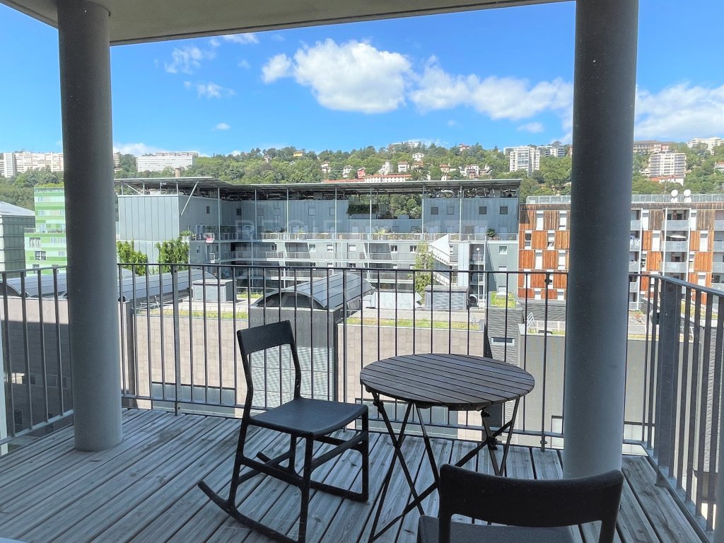 APPARTEMENT T1 A LOUER - LYON 2EME ARRONDISSEMENT - 49.38 m2 - 1�138�&euro; charges comprises par mois